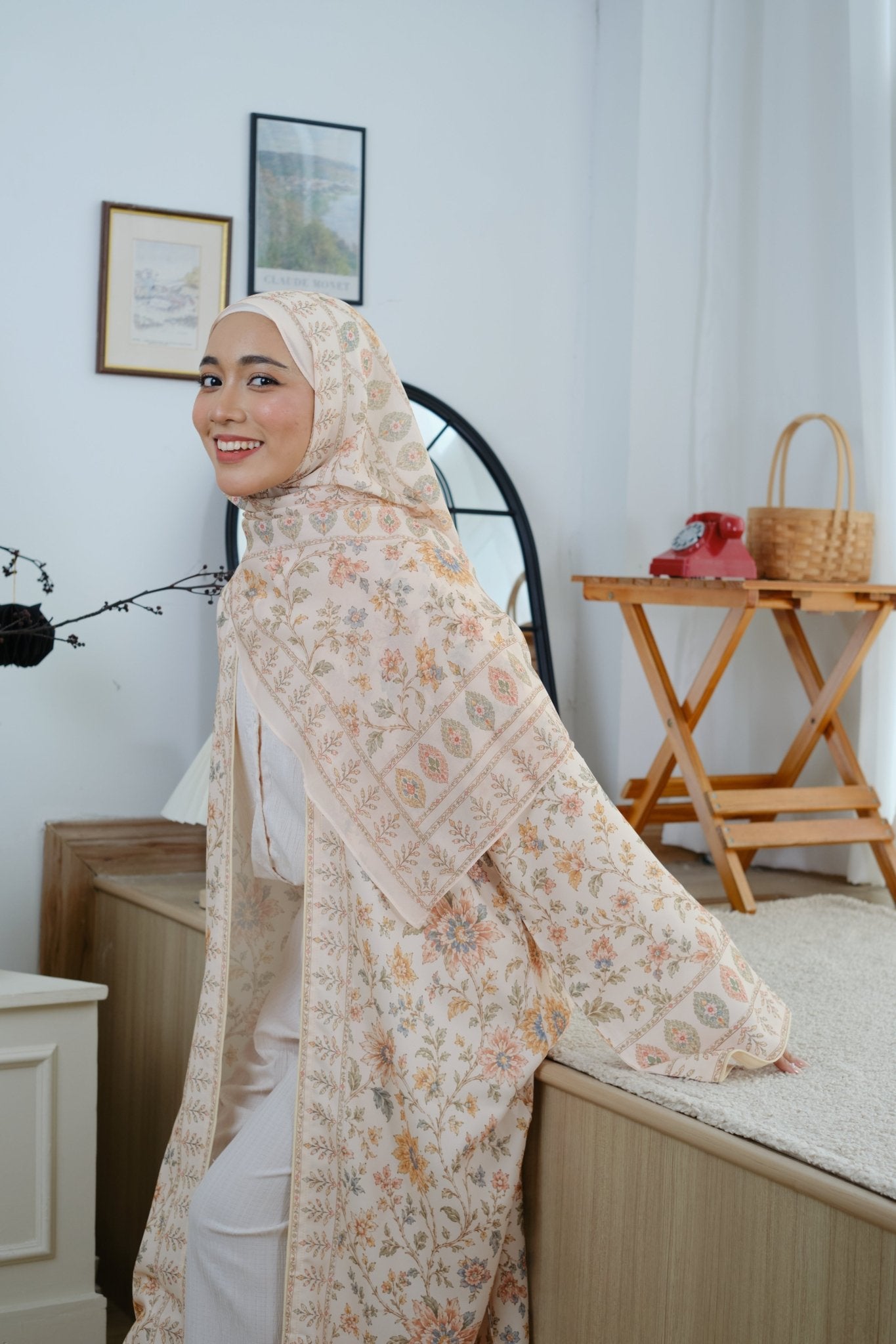 Gulistan — Printed Linen Abaya - NOOR UL NOURA